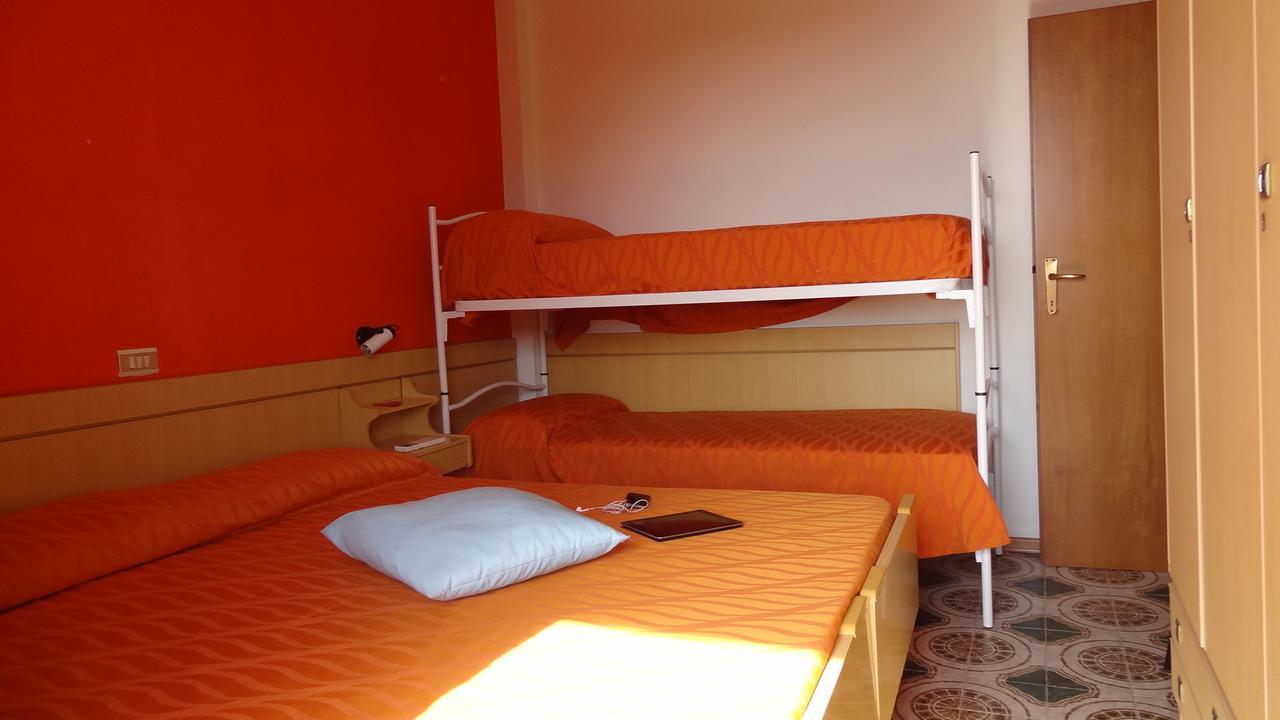Residence Holiday Беллария-Иджеа-Марина Экстерьер фото